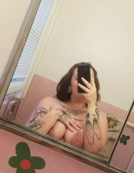 draculuv nude on onlyfans