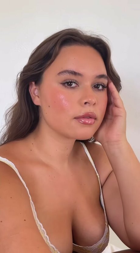 Veneziacruz onlyfans nude tits