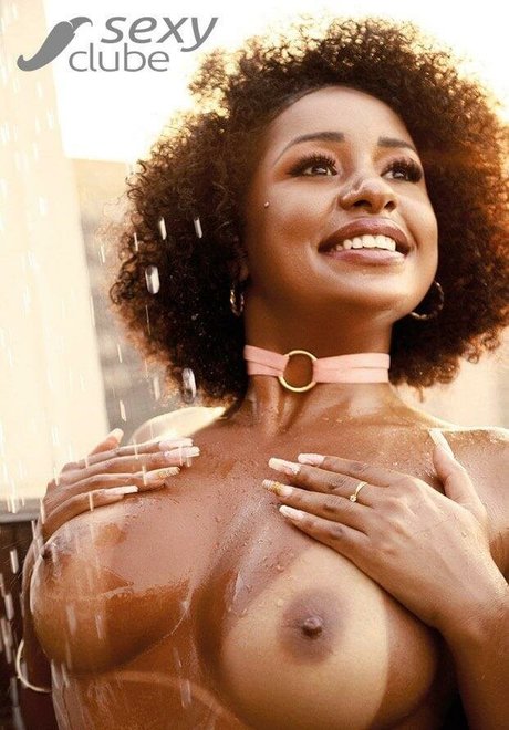 Kelly Medeiros nude onlyfans leaked