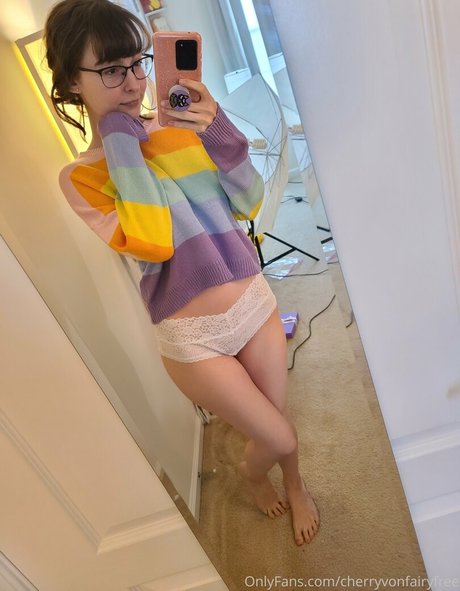 cherryvonfairyfree onlyfans nude pictures