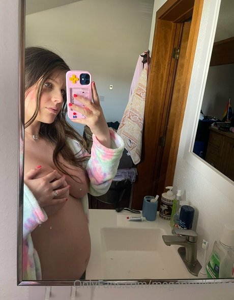 meganhollyfree onlyfans naked pics