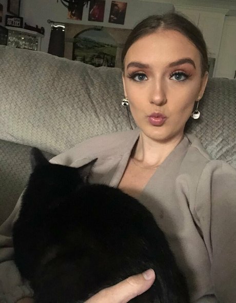 foxyopheliaa leaked onlyfans pics