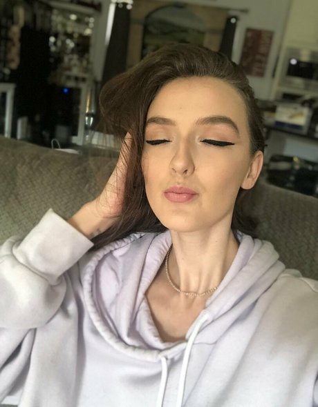 foxyopheliaa onlyfans lean