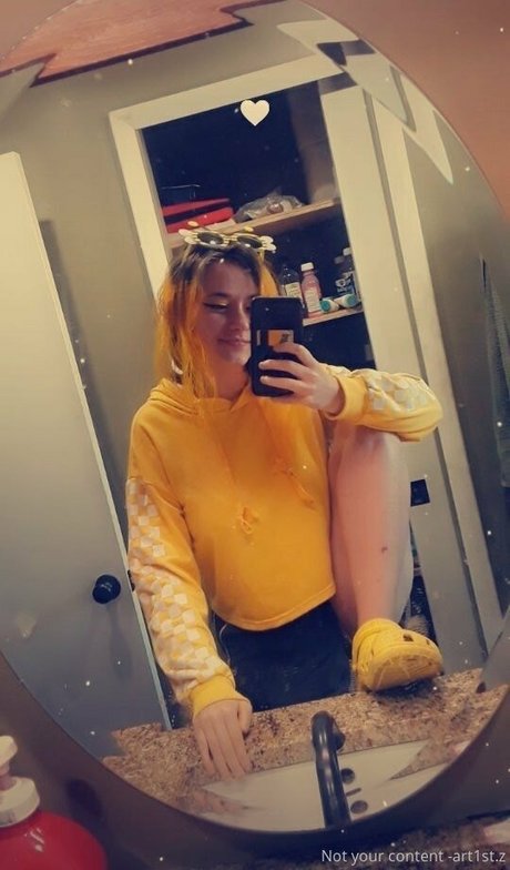 art1stdotz onlyfans model images