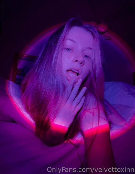 velvettoxinn naked onlyfans pics