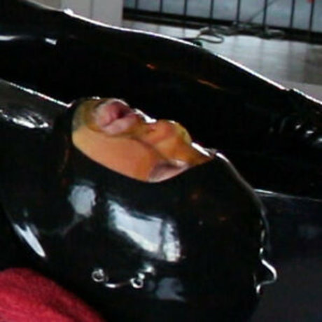 rubberdollemma nude onlyfans