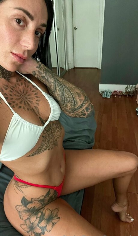 Giulia Bianchi onlyfans posts