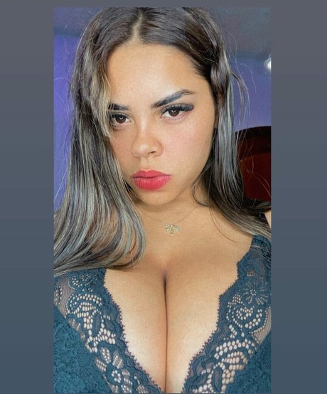Karen Garcia onlyfans leaks.