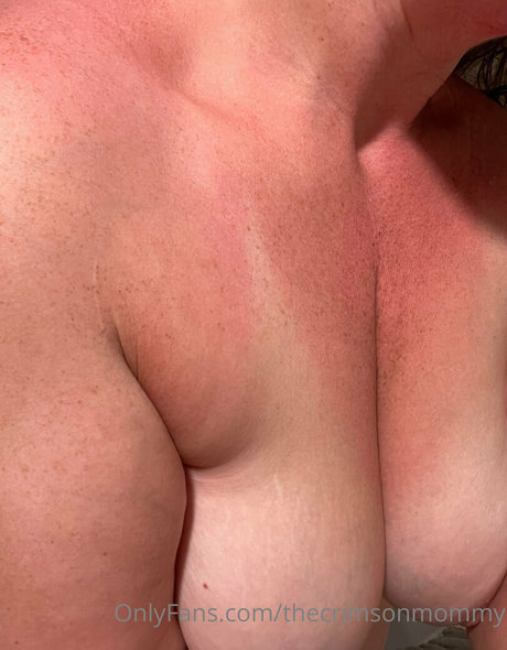 thecrimsonmommy onlyfans pic