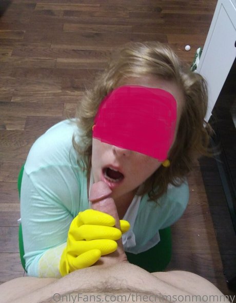 thecrimsonmommy nude onlyfans leak