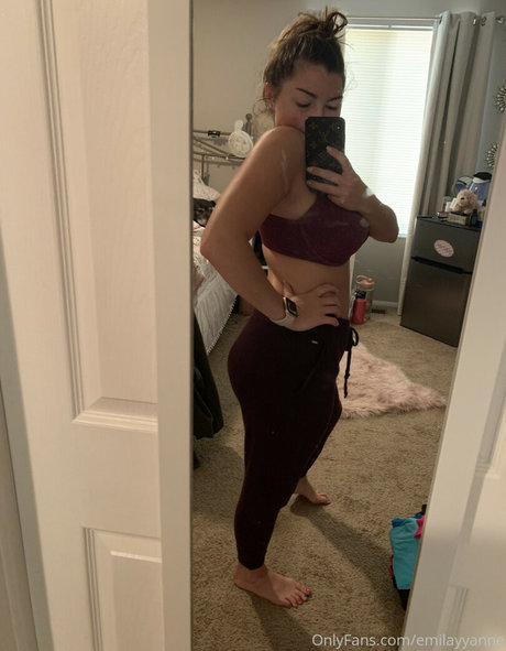 Emilayyy Babayy onlyfans porn