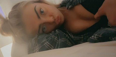 bellahaleyyy onlyfans nude pictures