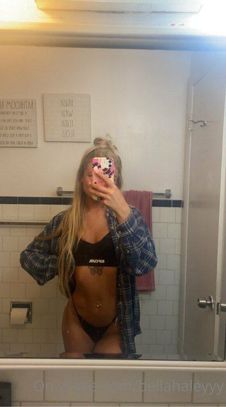 bellahaleyyy onlyfans leaked naked