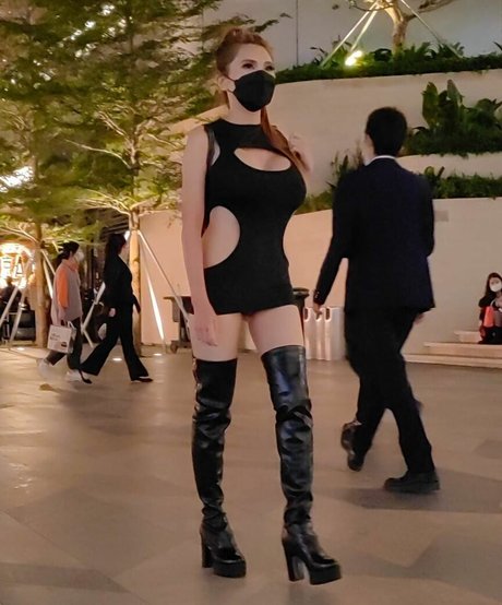 SexyCyborg onlyfans nude pics