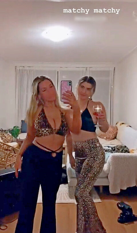 Ariel D only fans pics