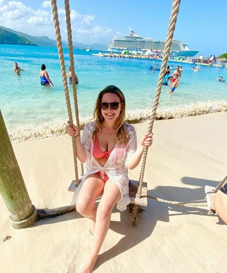 Olivia H onlyfans photo