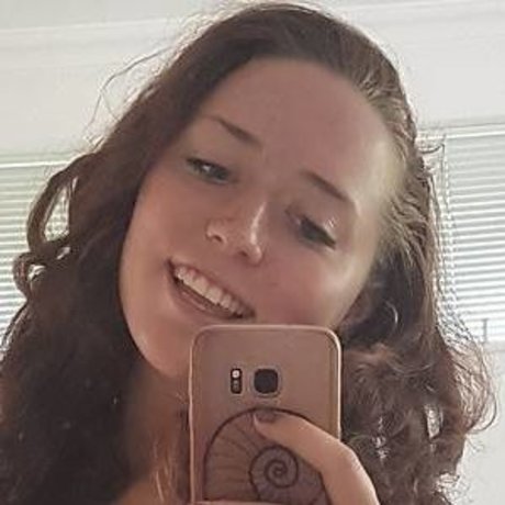 Vantoee nude on onlyfans