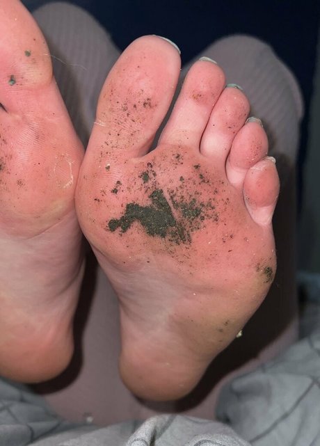 Queen Sarah naked onlyfans