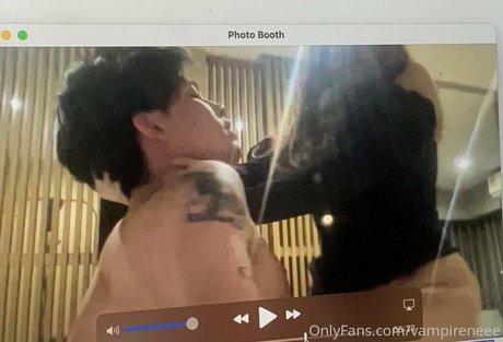 vampireneee strip onlyfans