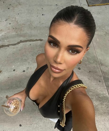 Isabel Raad boobs onlyfans