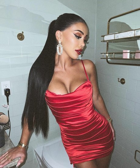 Isabel Raad only fans free