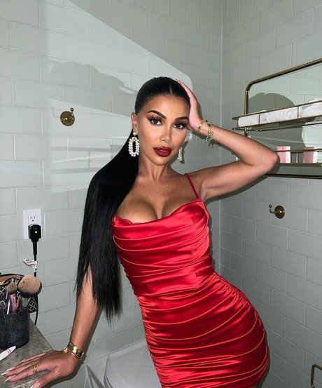 Isabel Raad onlyfans leajs