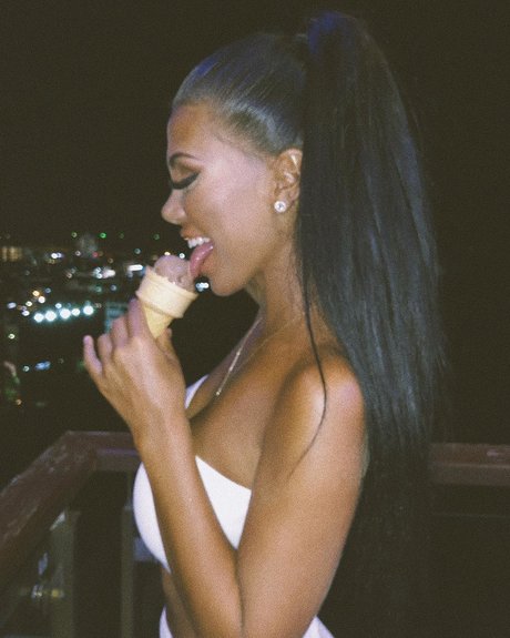 Isabel Raad only fans review