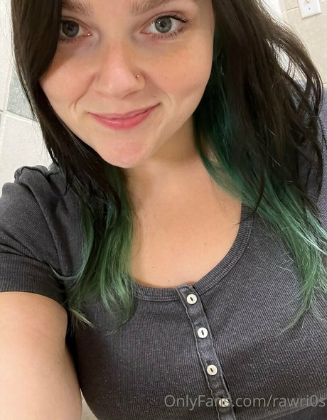 rawri0s onlyfans model