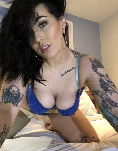 naughtynaturalnova nude onlyfans