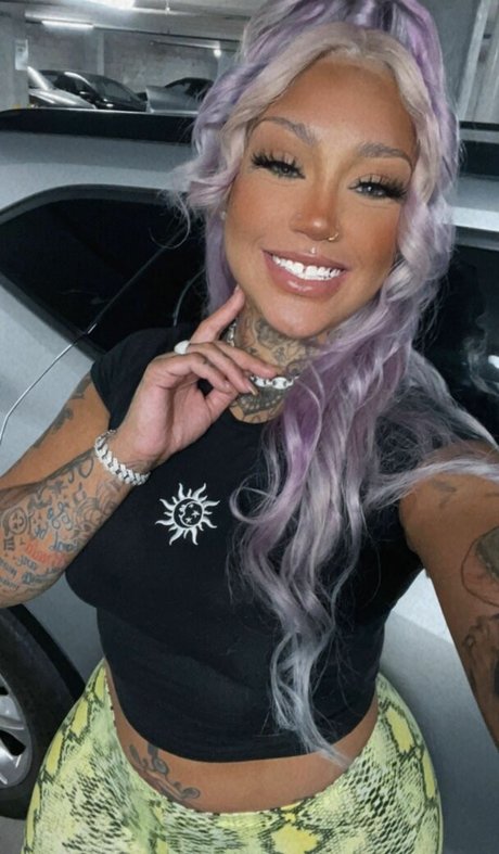 Donna Lombardi onlyfans boobs