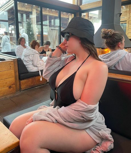 Sarah Bertrand onlyfans naked pics