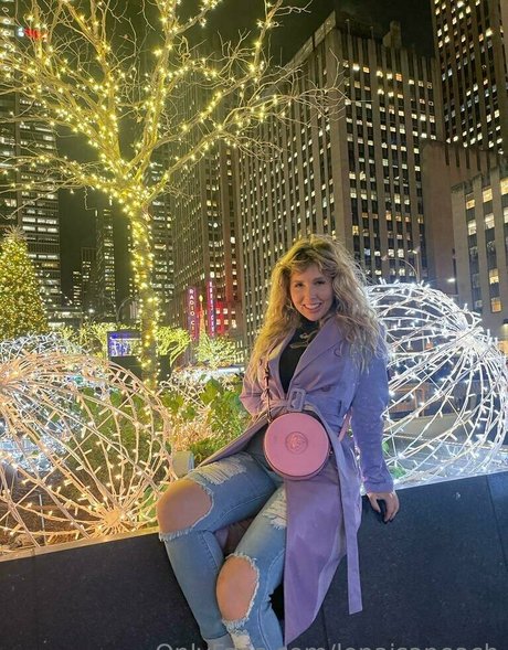 Lena Paul onlyfans desnuda