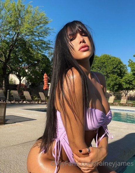 Rainey James naked onlyfans leaked