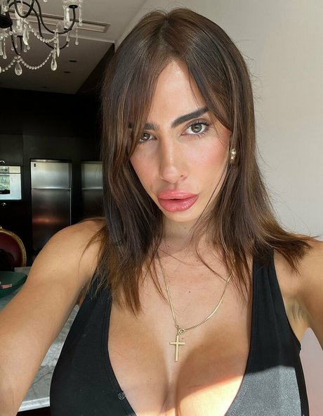 Victoria Maplot onlyfans strip tease