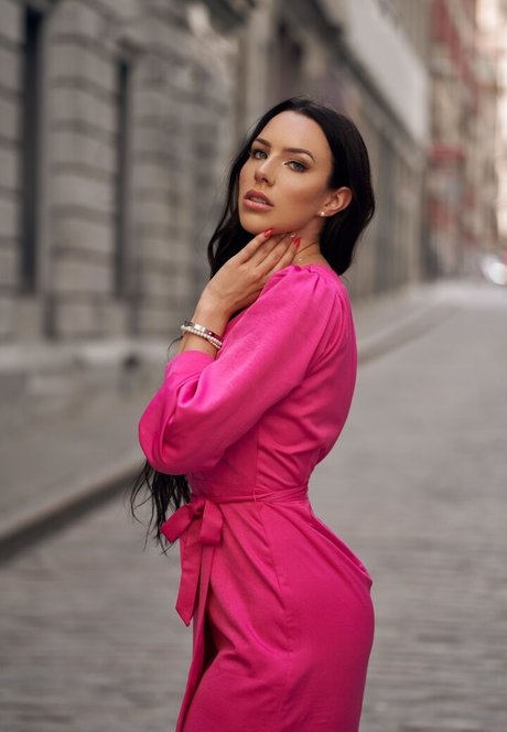 Emma Sinclair onlyfans content type