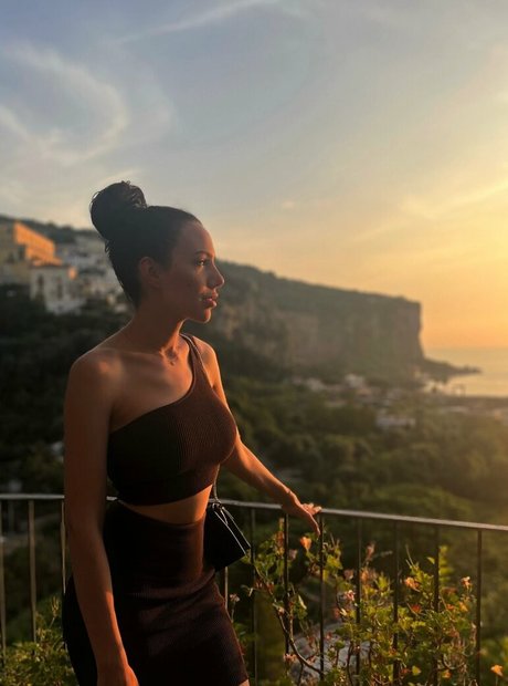 Emma Sinclair free only fans