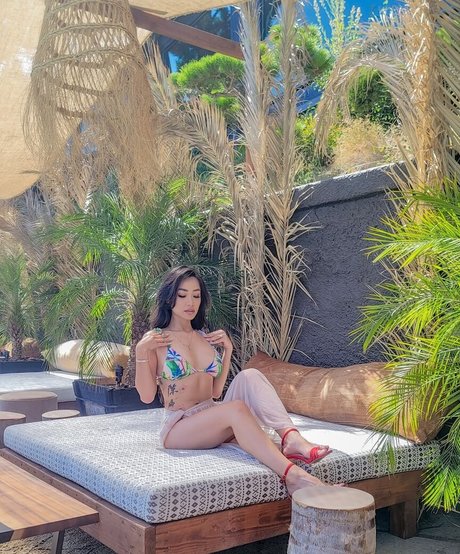 Elizabeth Tran sexy onlyfans