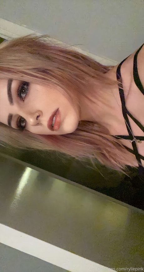 RileyPink naked leaked onlyfans