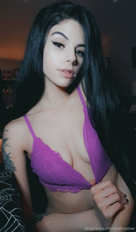 ellathrasher onlyfans nude pics