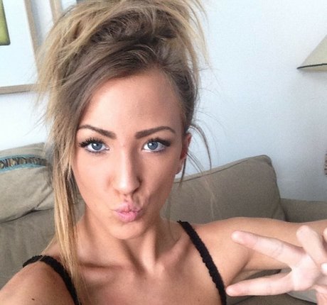 Zara Zentio onlyfans free content