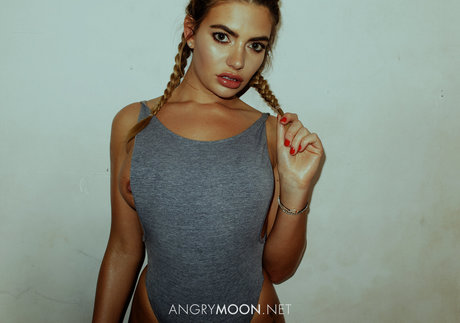 Megan Barton Hanson onlyfans boobs