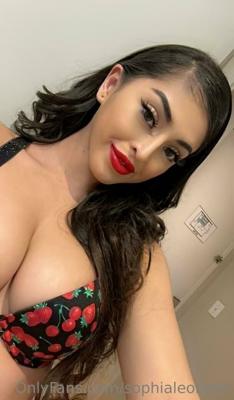 Sophia Leone onlyfans model