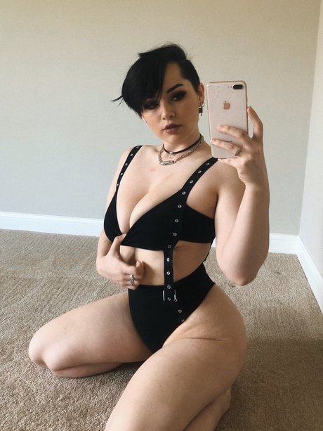 Beebinch_ nudes onlyfans