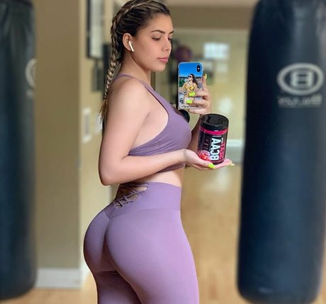 Viviane Lomelin onlyfans nude porn