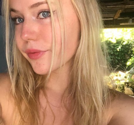 Tatum Bouma onlyfans strip tease