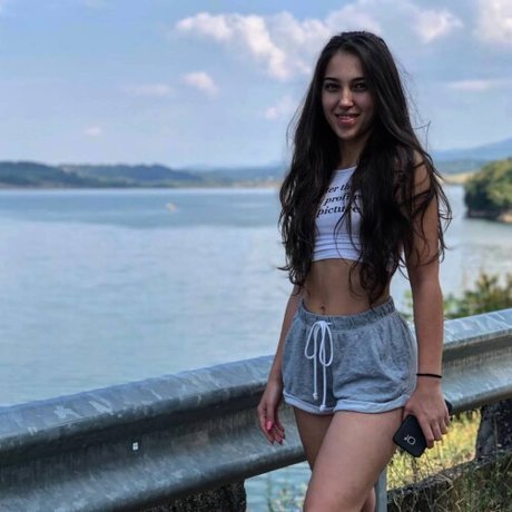 Madalina Mates onlyfans leak