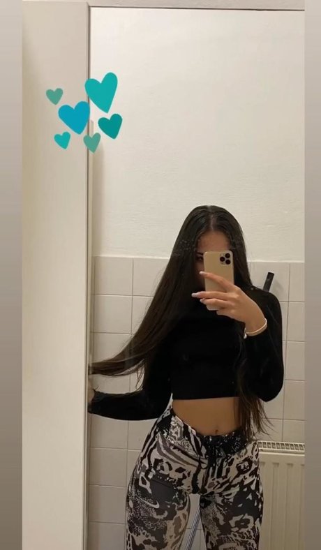 Madalina Mates onlyfans strip tease