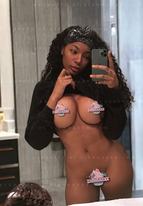 Ziennaxxx nude porn onlyfans