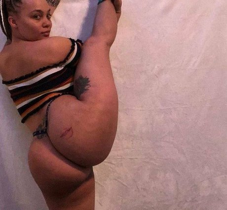 SaraGold onlyfans naked leak