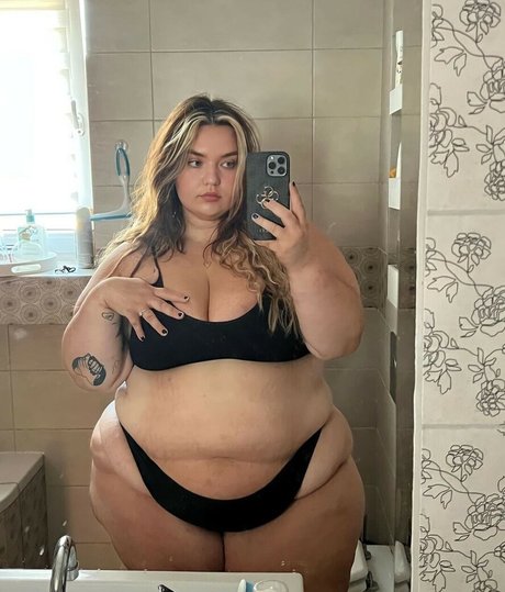 Wero7 7 7 onlyfans model photos